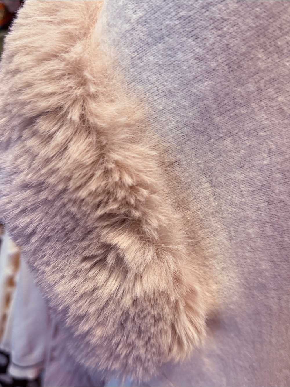 Rachel Zoë Cream/Ivory Cape trimmed in Faux Fur - Picture 12 of 14